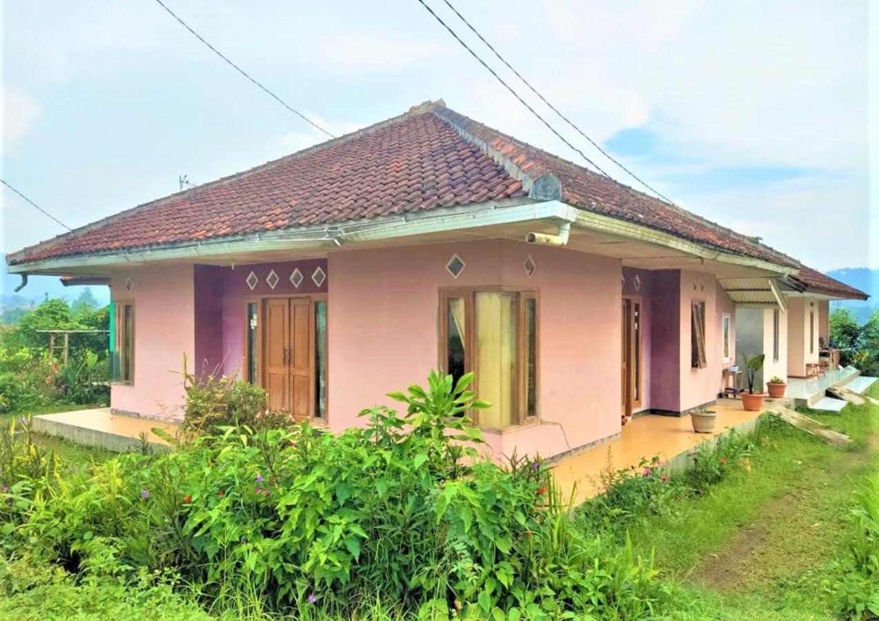 Villa Lembang Bunda Cikareumbi Extérieur photo